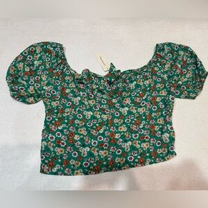 (L) NWT Mi Ami Francesca's Green Floral Crop Top with Puffy Sleeves